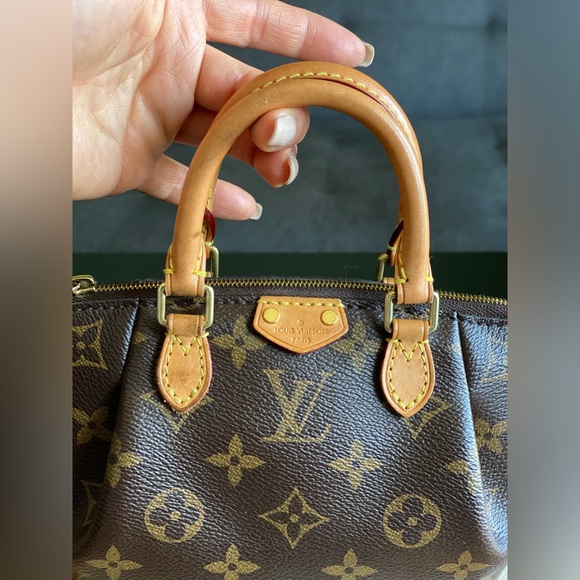 Louis Vuitton Turenne NANO - Picture 5 of 13